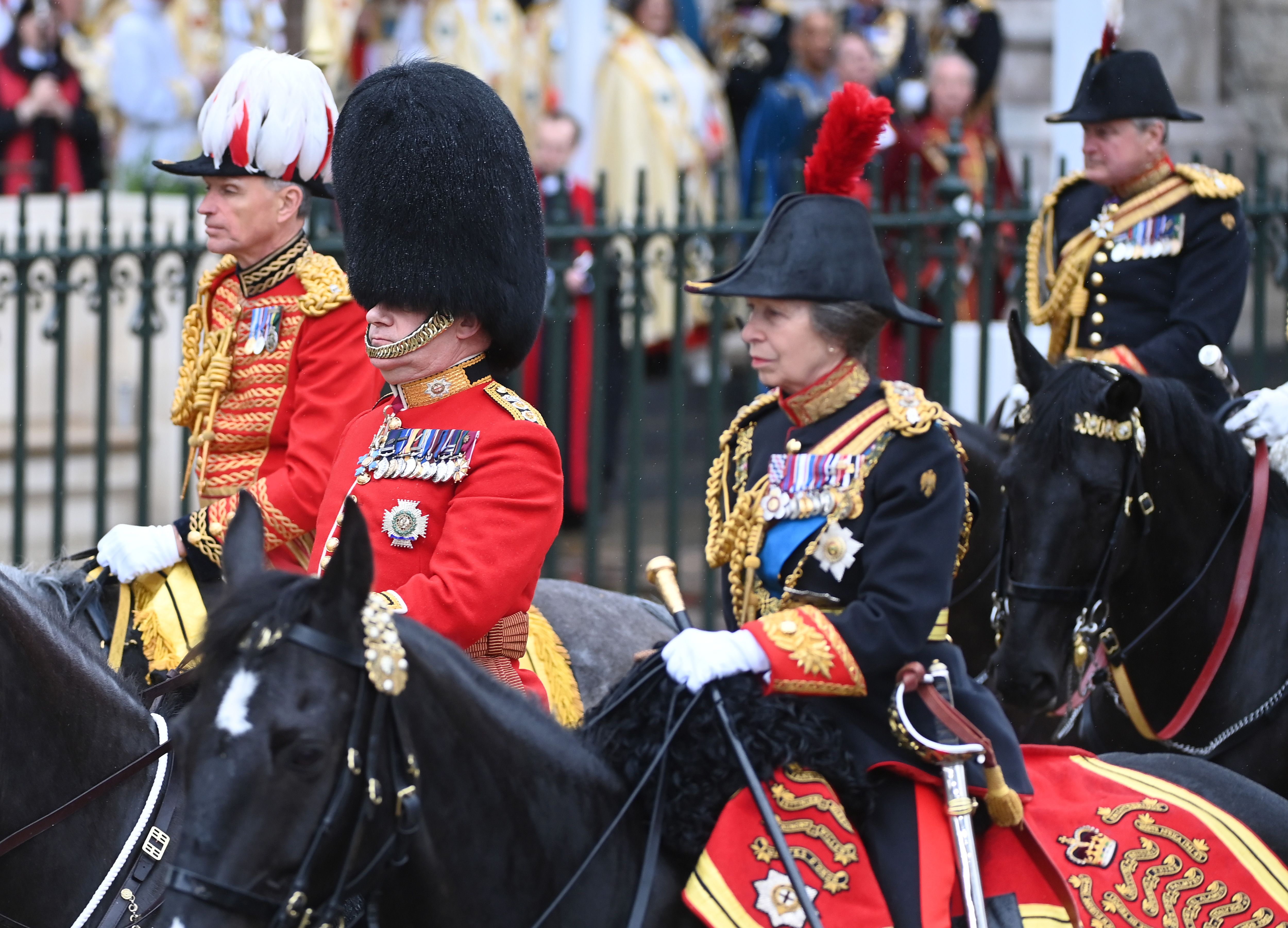 Principessa Anna, significato della sua uniforme all'incoronazione