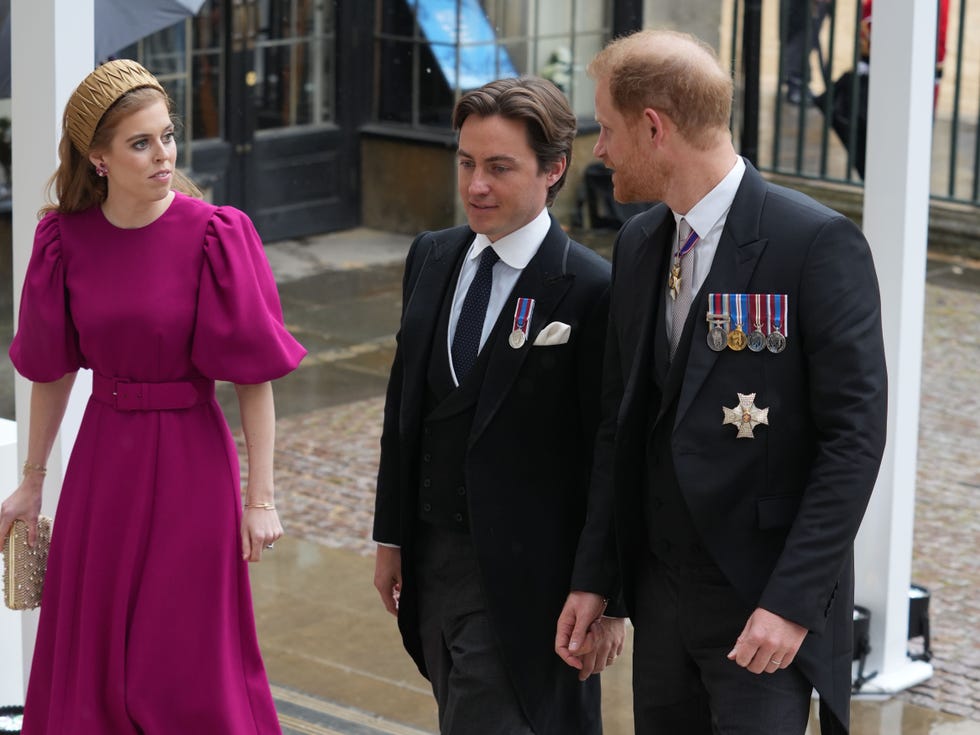 See a Photo of Prince Harry Side-Eye Prince William at the Coronation