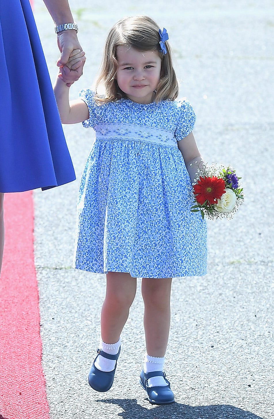 A Moment for Princess Charlotte's First Royal Curtsy - Princess ...