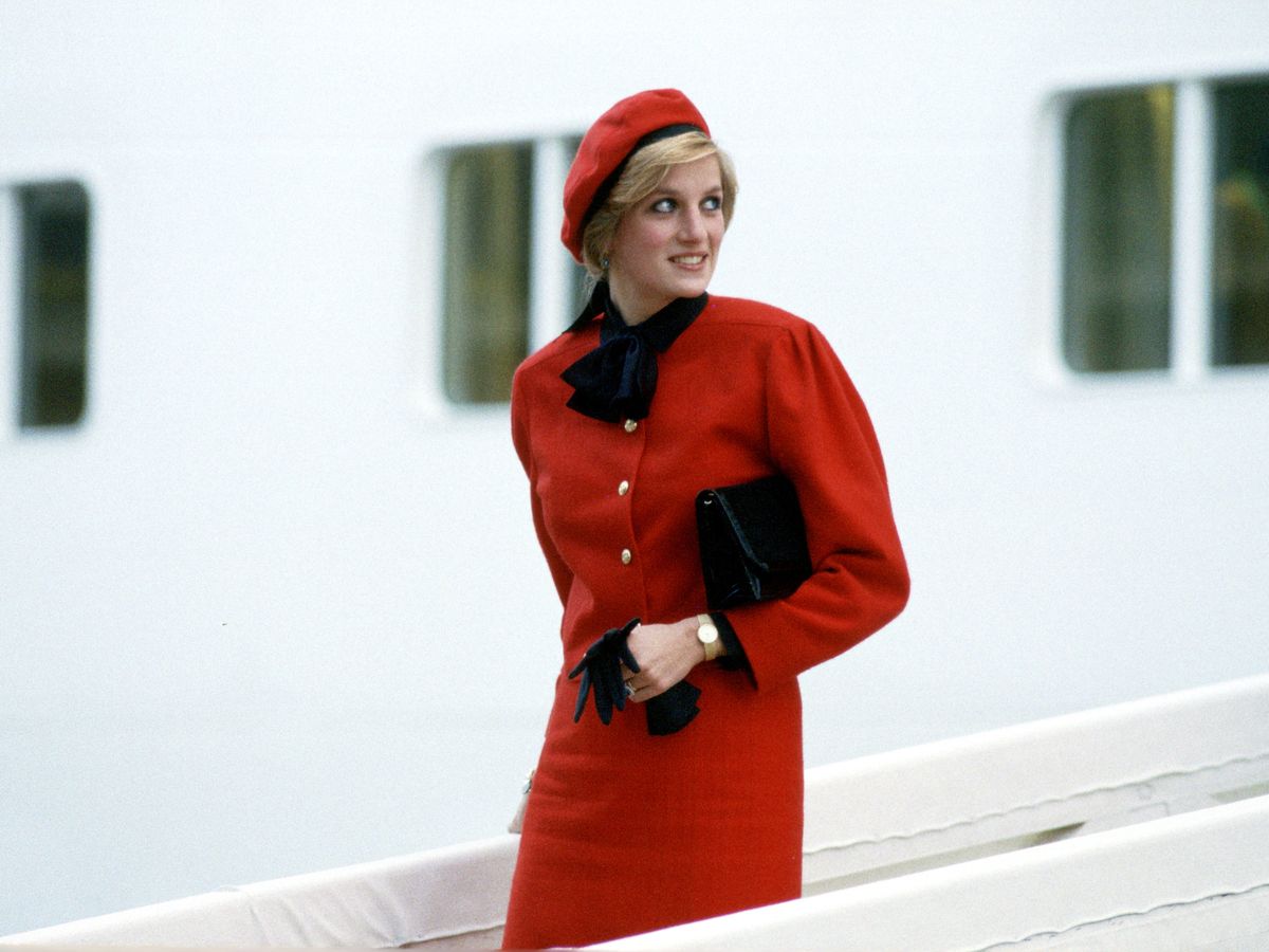Fashion News: Princess Diana Memorabilia Heads to Auction – WWD