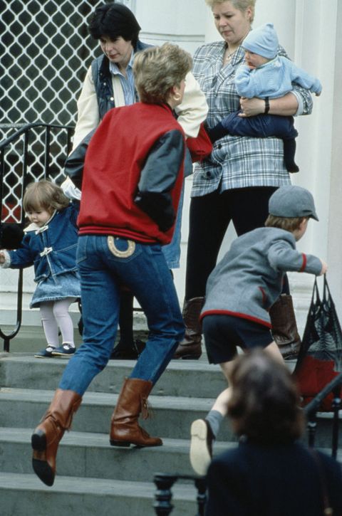 diana dropping harry off at school in 1992 kstew's outfit is very similar to it