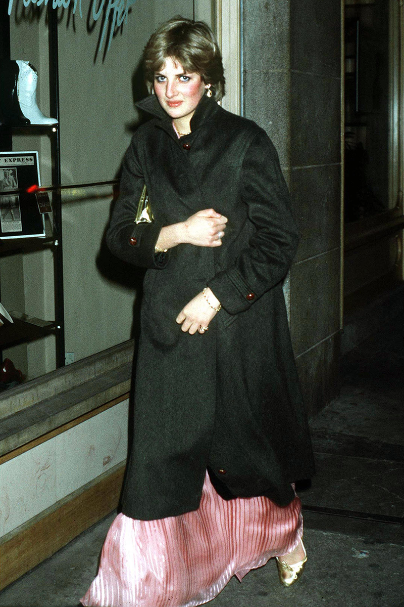 princess diana's best fashion moments and outfits before becoming a member of the royal family, in her lady diana spencer days