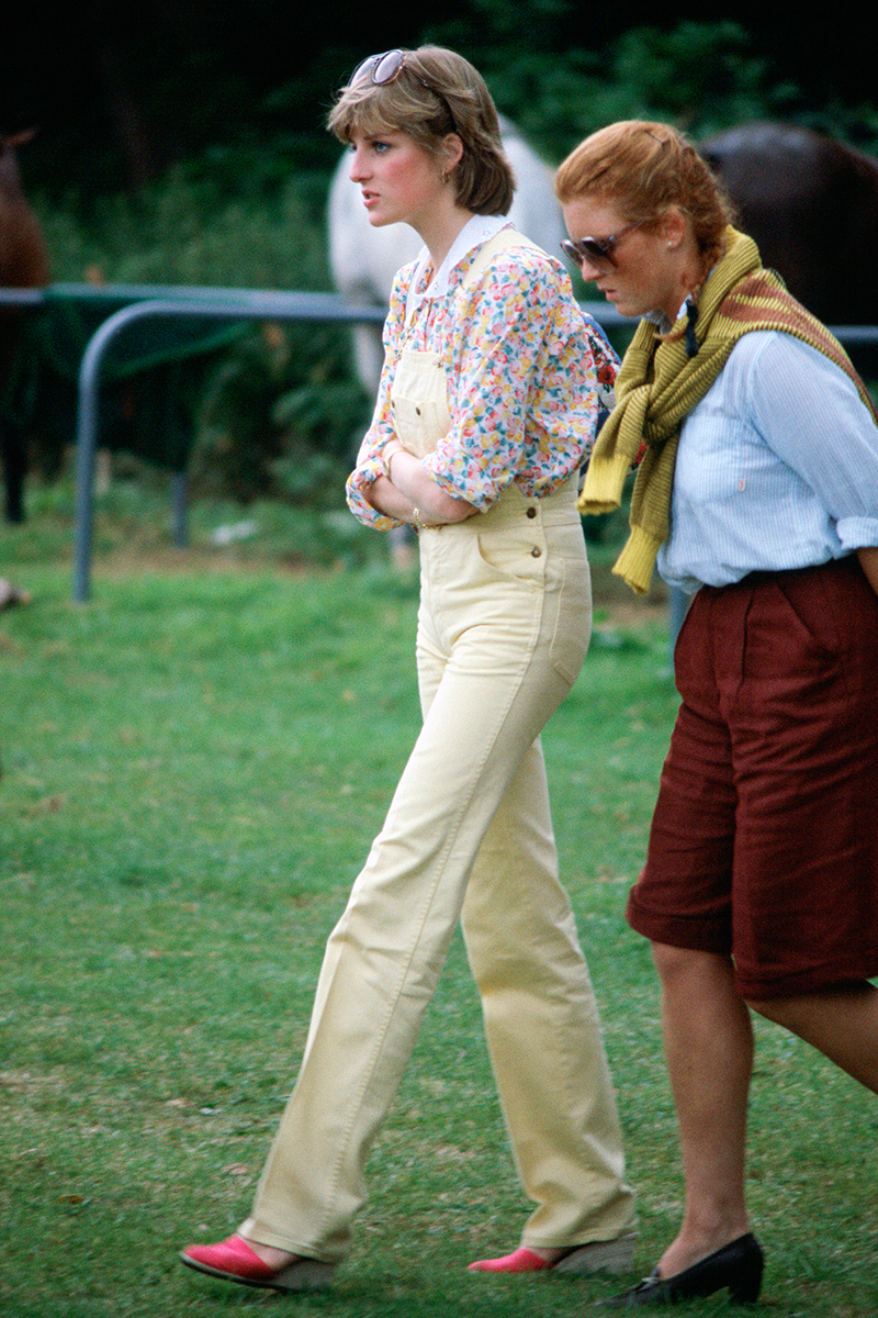 princess diana's best fashion moments and outfits before becoming a member of the royal family, in her lady diana spencer days