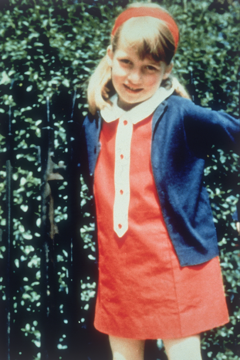 princess diana's best fashion moments and outfits before becoming a member of the royal family, in her lady diana spencer days
