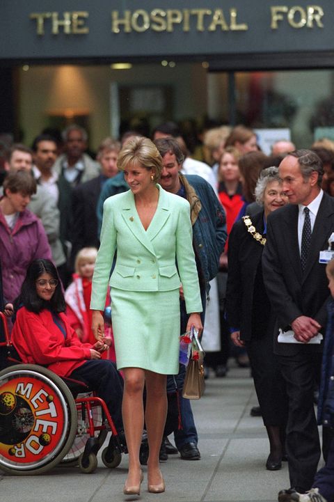 princess diana 1997 green chanel suit