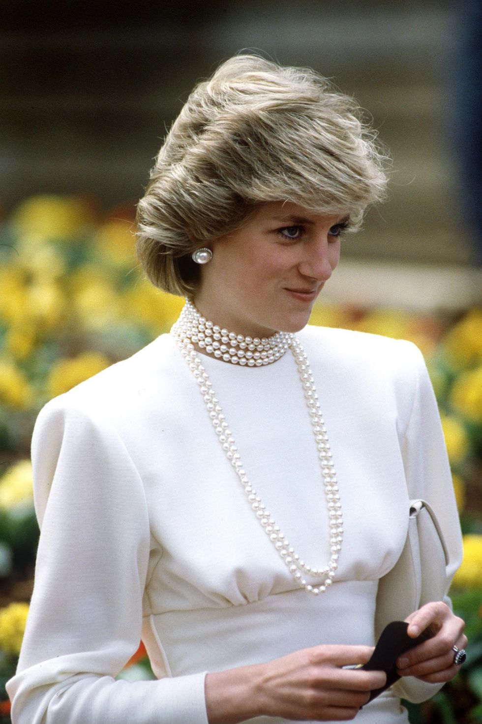 英國皇室成員的珠寶日常！英國女王、凱特王妃、黛安娜王妃不離身的經典珍珠造型
