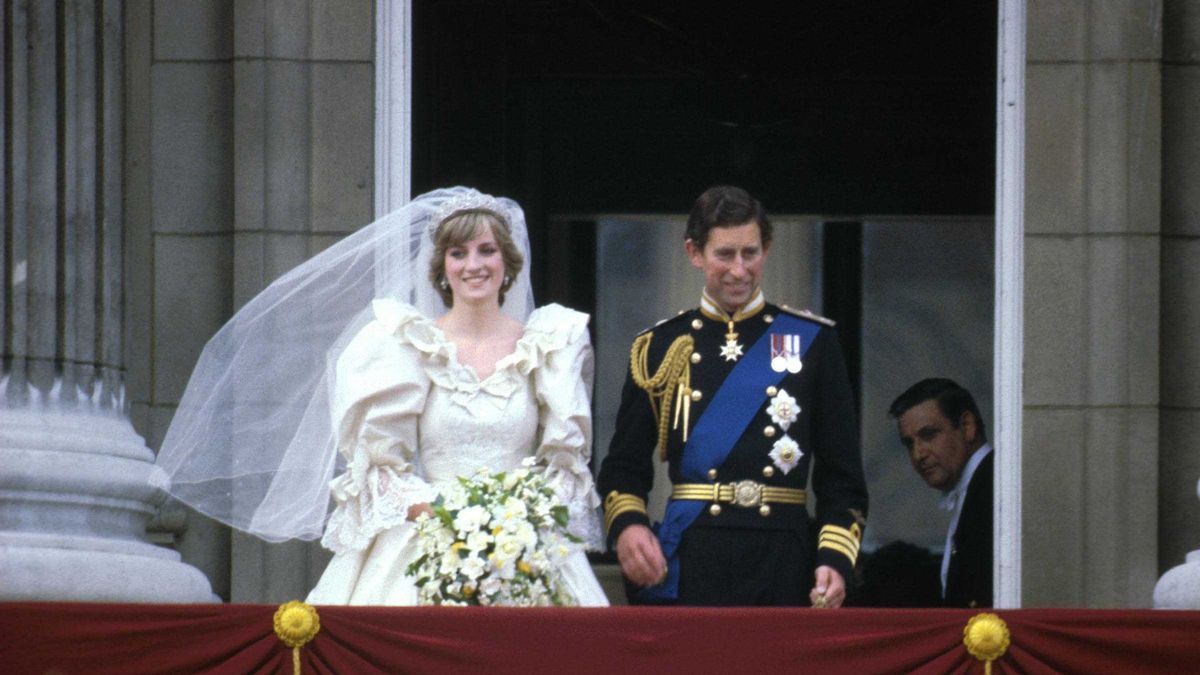 Princess Diana's Wedding Dress - Every Detail of Princess Diana's