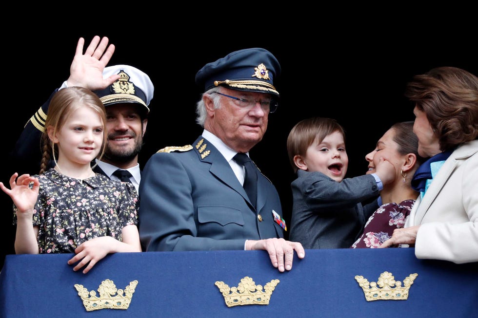 Óscar de Suecia en el cumpleaños de su abuelo, el rey Carlos Gustavo de Suecia.