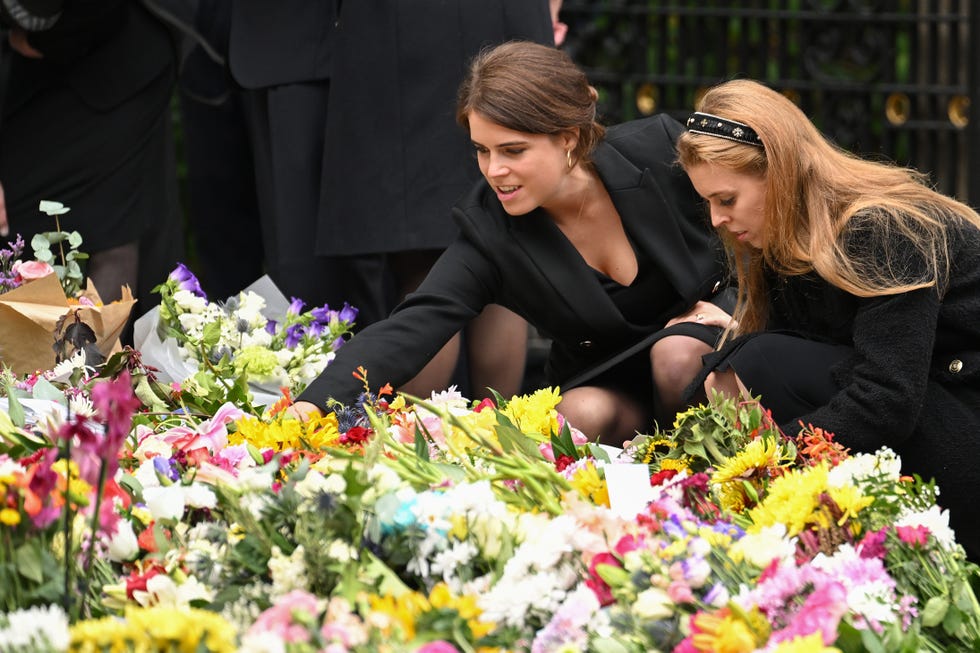 the nation mourns the death of queen elizabeth ii saturday