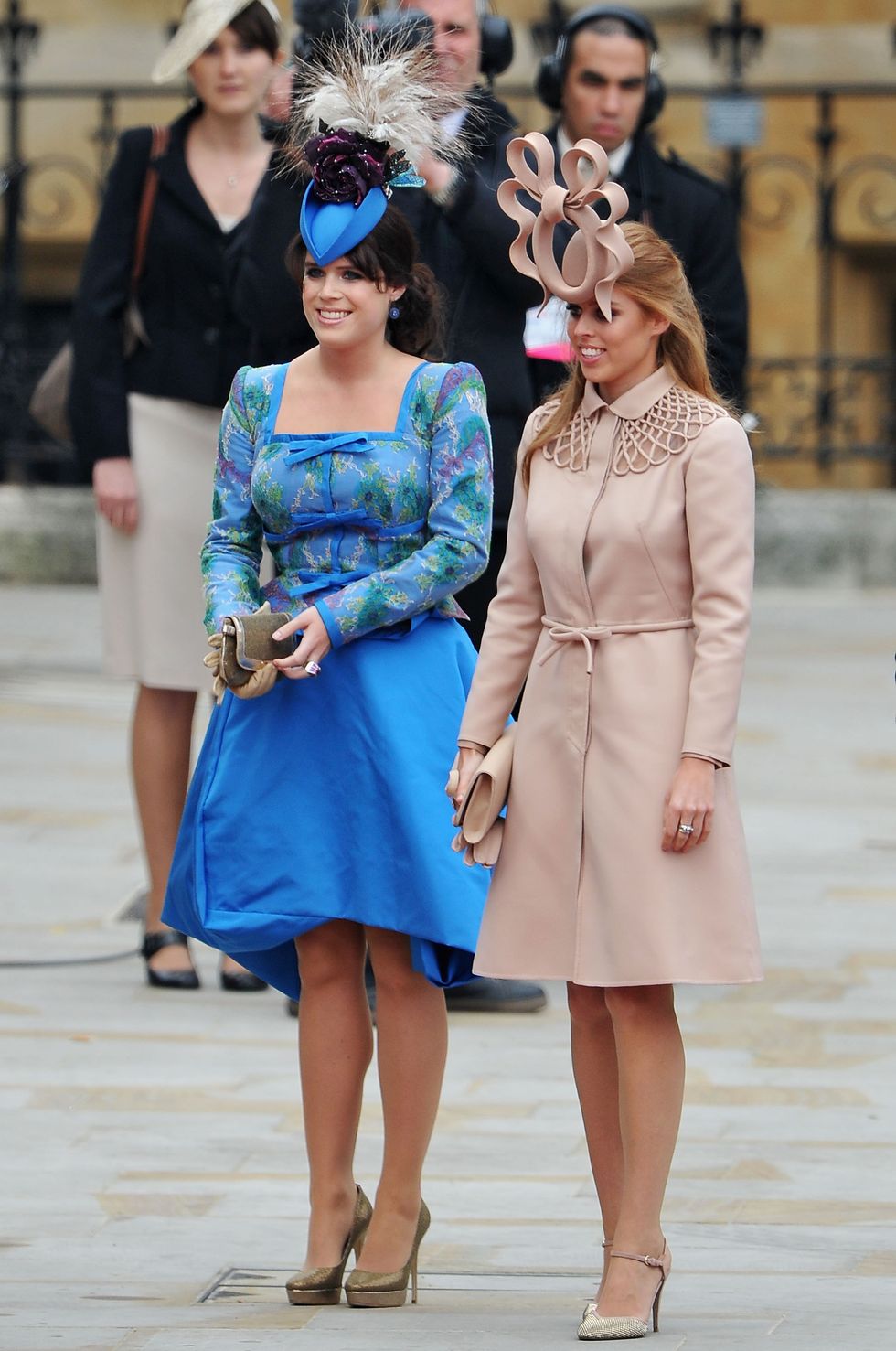 princess eugenie and beatrice's wedding outfits