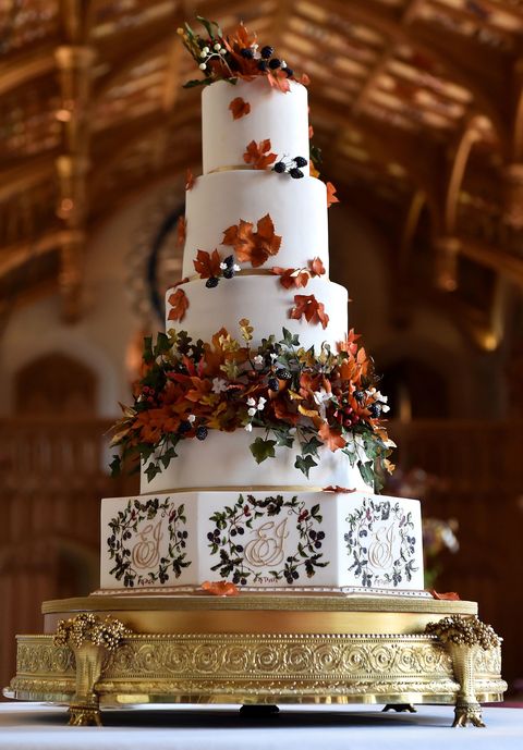 Wedding cake, Sugar paste, Cake decorating, Cake, Icing, Wedding ceremony supply, Buttercream, Sugar cake, Food, Dessert, 