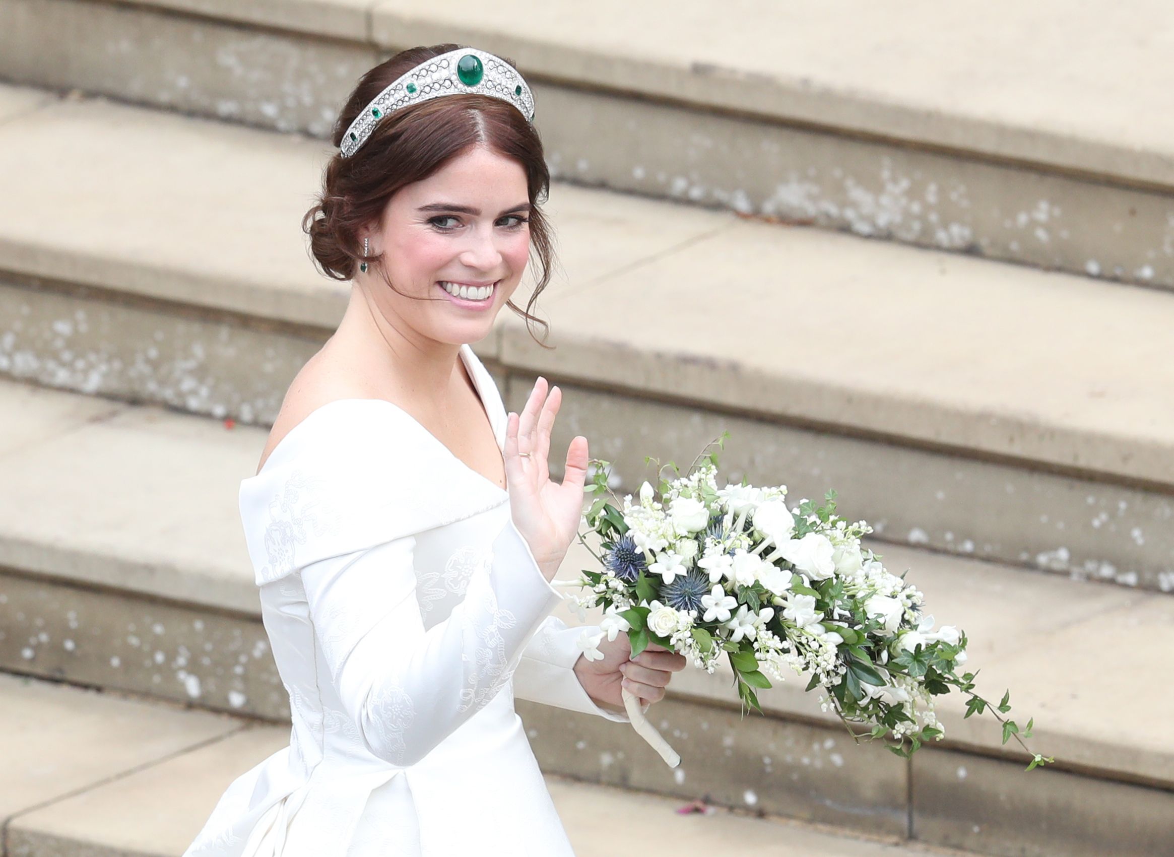 Eugenie scoliosis 2024 wedding dress