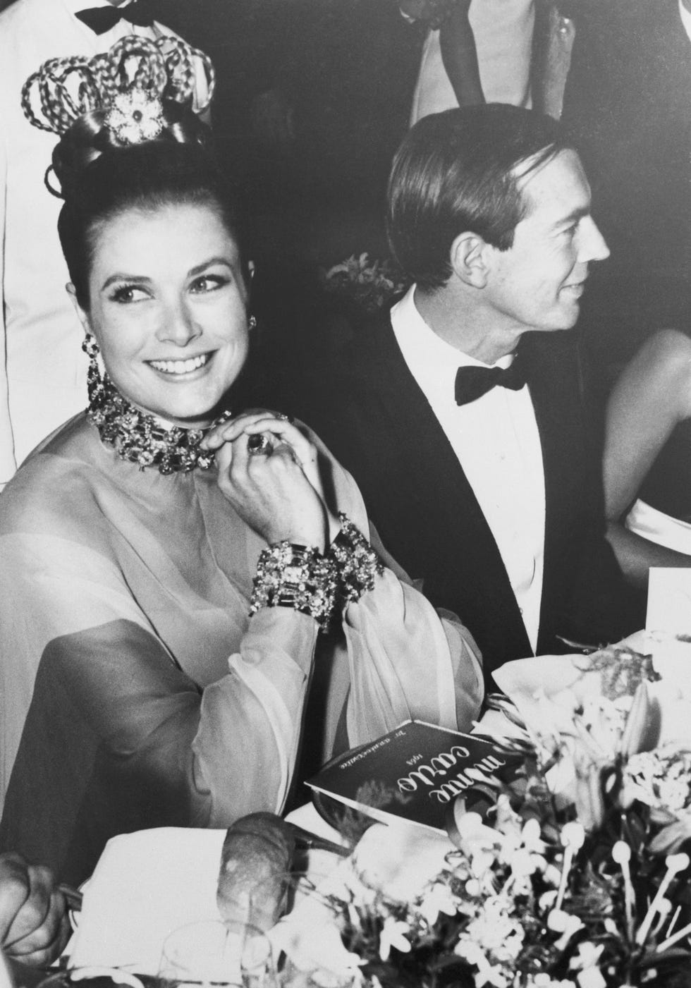 Grace Kelly wearing Van Cleef Arpels Alhambra necklace with