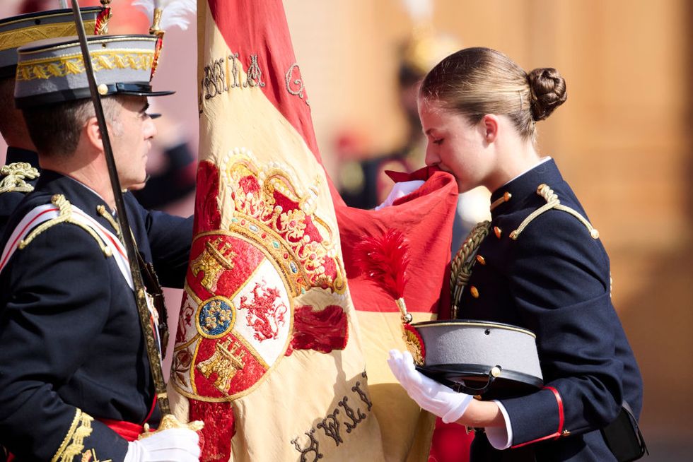 princess leonor swears allegiance to the flag at zaragoza military academy