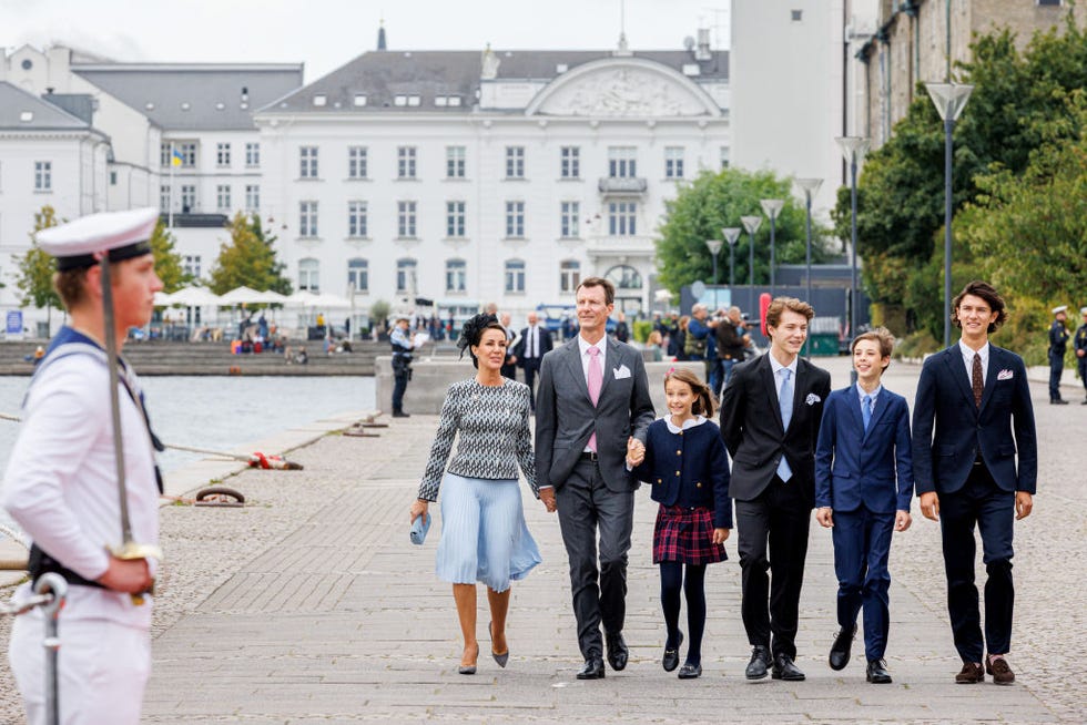 joaquin de dinamarca con su mujer y sus 4 hijos