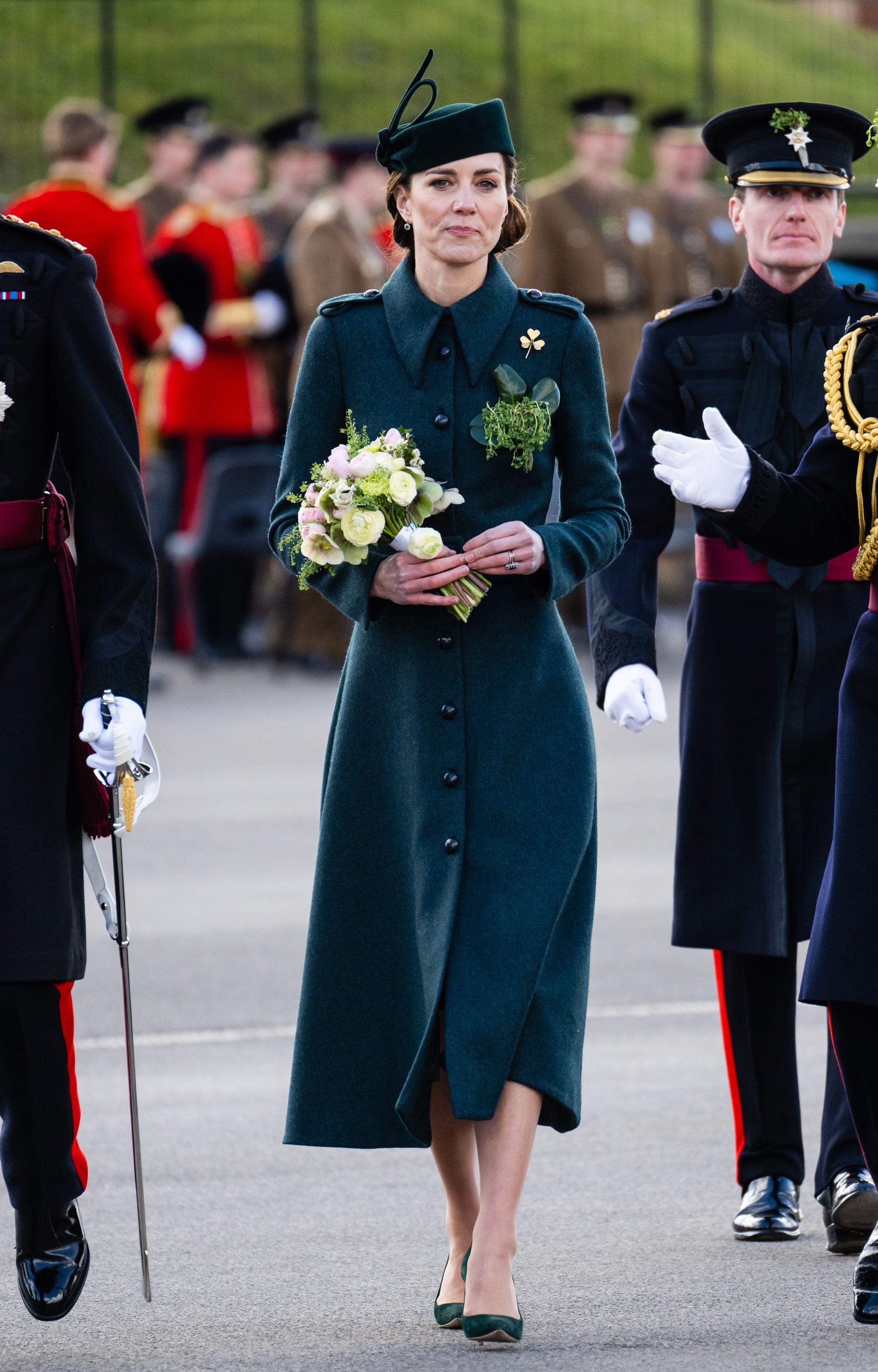 Kate middleton red on sale and white dress