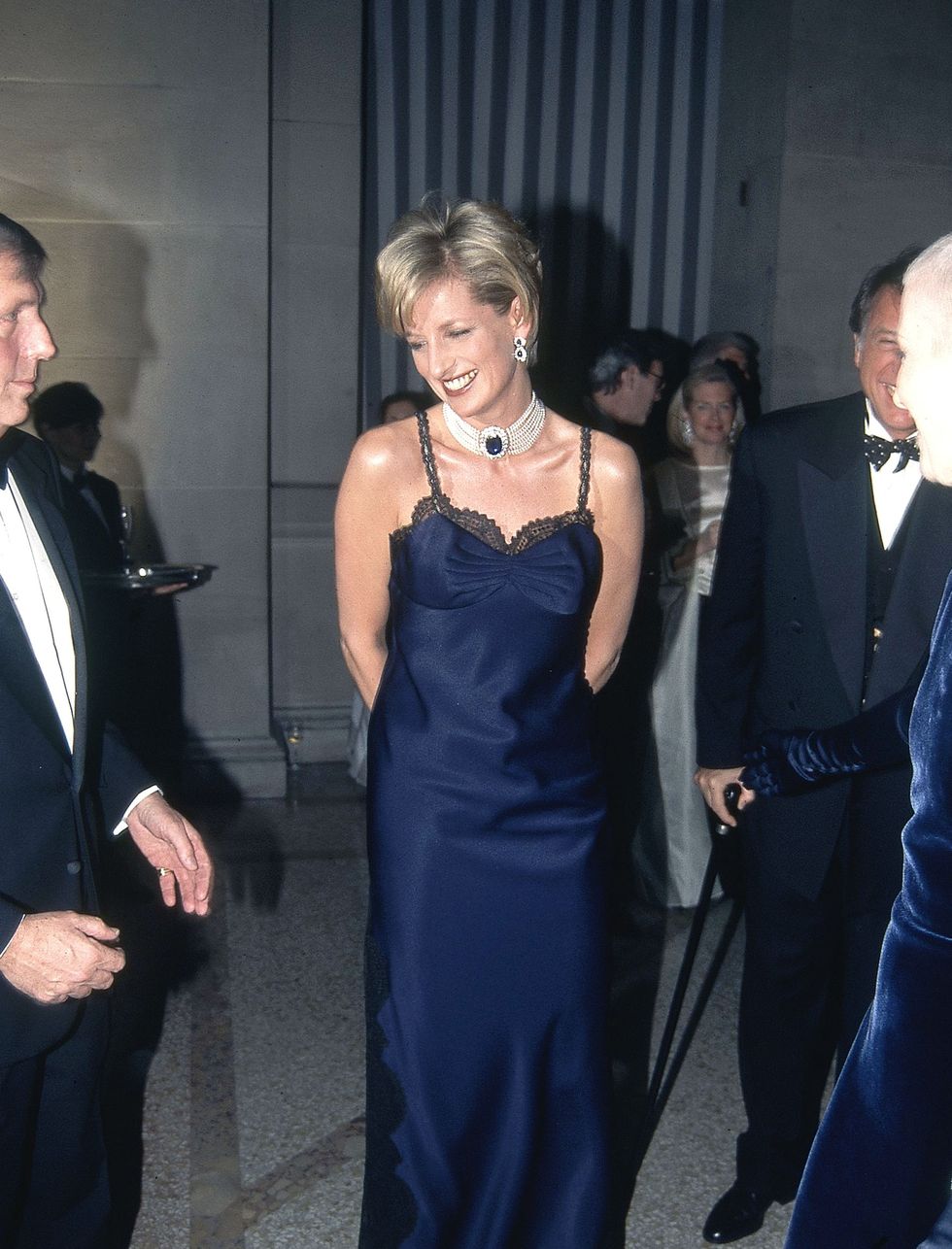 new york, ny   january 01 princess diana attends met gala at metropolitan museum of art on january 1, 1995 in new york city photo by patrick mcmullanpatrick mcmullan via getty images
