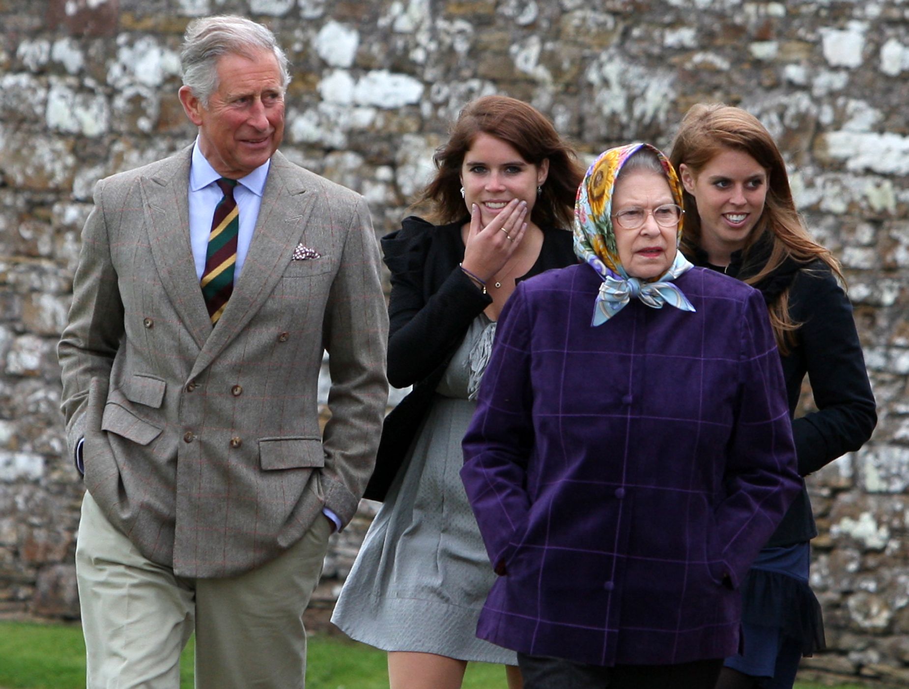 Princesses Beatrice and Eugenie Share Unseen OPhoto of the Queen