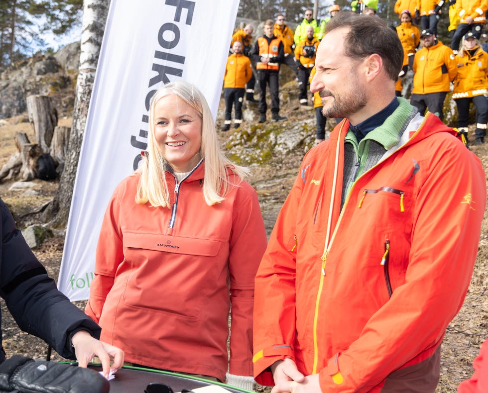 los principes haakon y mette marit de noruega