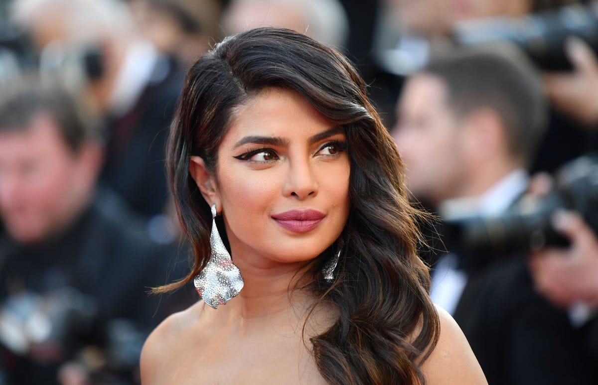 Actress 10. Priyanka Chopra Jonas гиф.