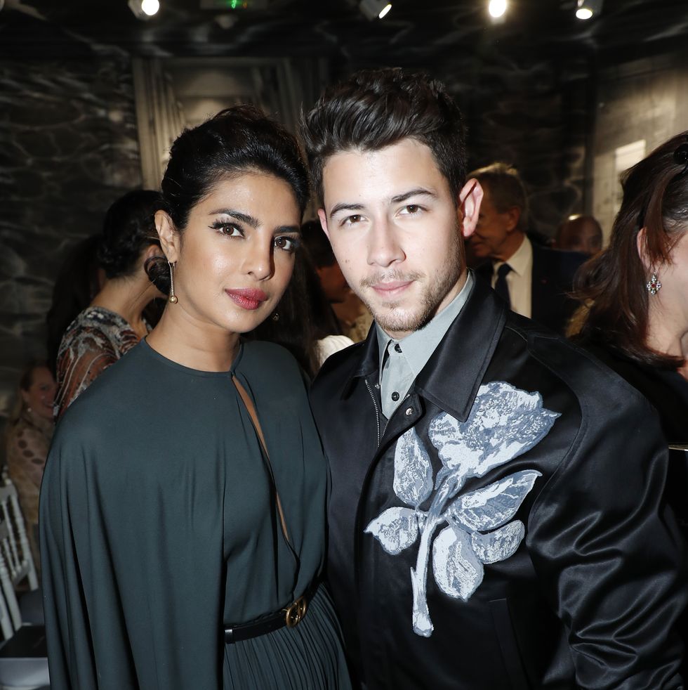 Met Gala 2019: Priyanka Chopra And Nick Jonas 'Sneaked In' A Kiss At The  Red Carpet