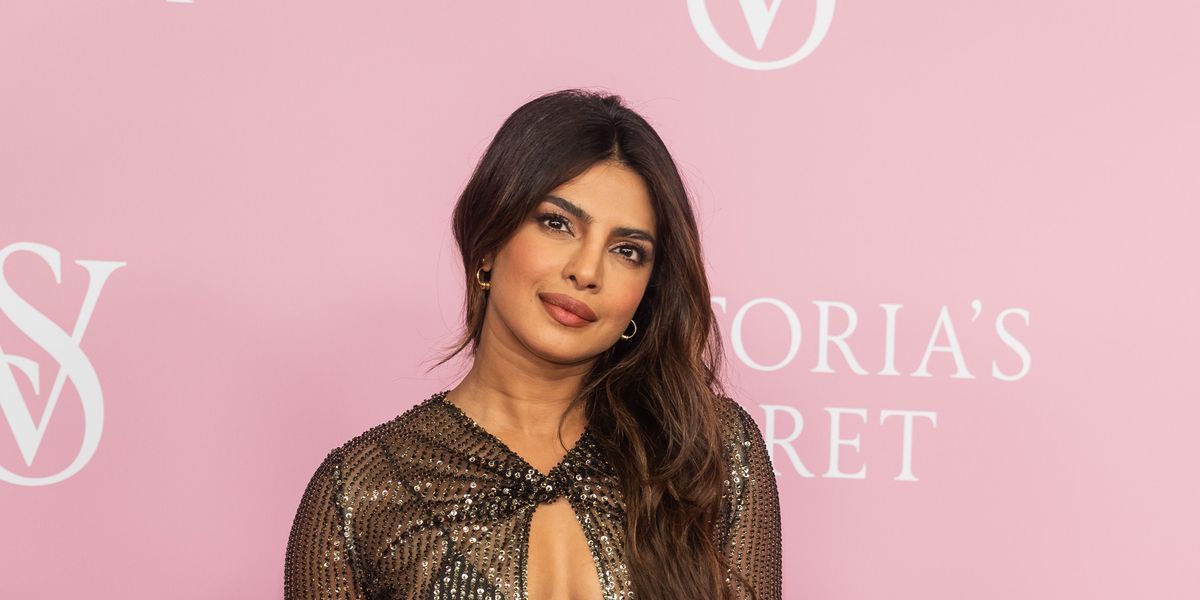 1200px x 600px - Priyanka Chopra, 41, Flaunts Abs And Legs In Lingerie Under A Naked Dress  In Victoria's Secret Tour Photos
