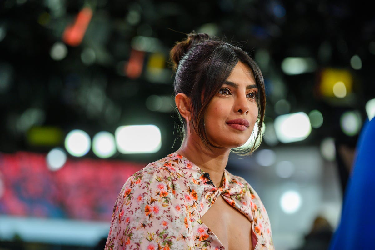 1200px x 1201px - Priyanka Chopra on Being Called 'Plastic Chopra' and Plastic Surgery  Comments