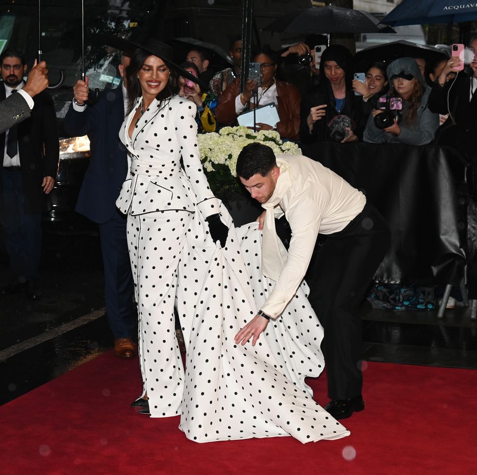 the carlyle hotel: 2025 met gala departures