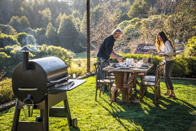 8 Top Gadgets For Those That Seriously Love Barbecue And Grilling