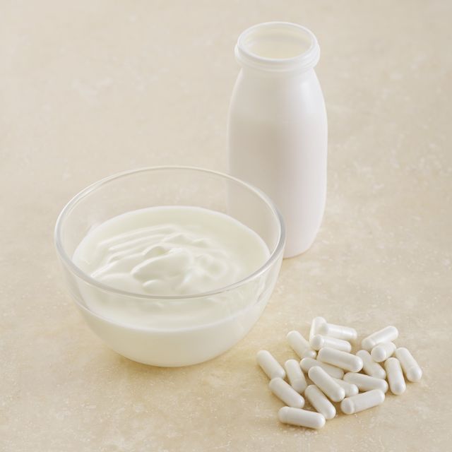 probiotic pills and yoghurt