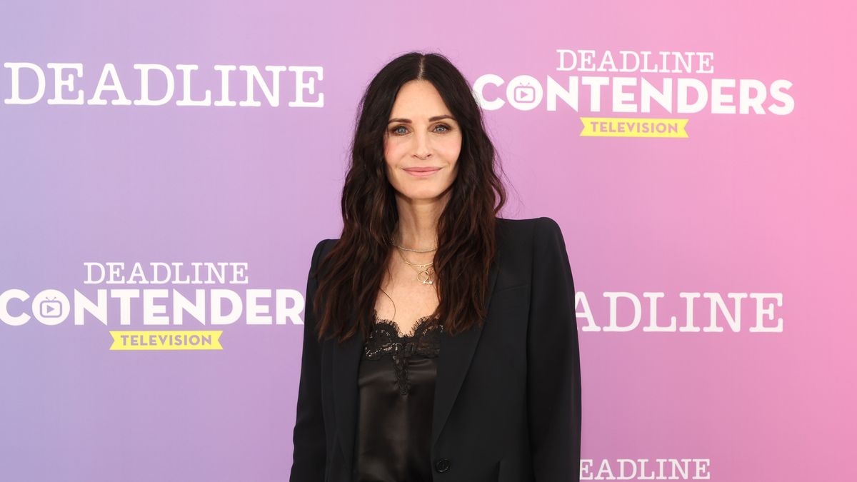 preview for Courteney Cox and daughter Coco on the red carpet