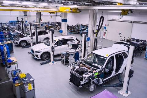 bmw ix5 hydrogen suv is being assembled