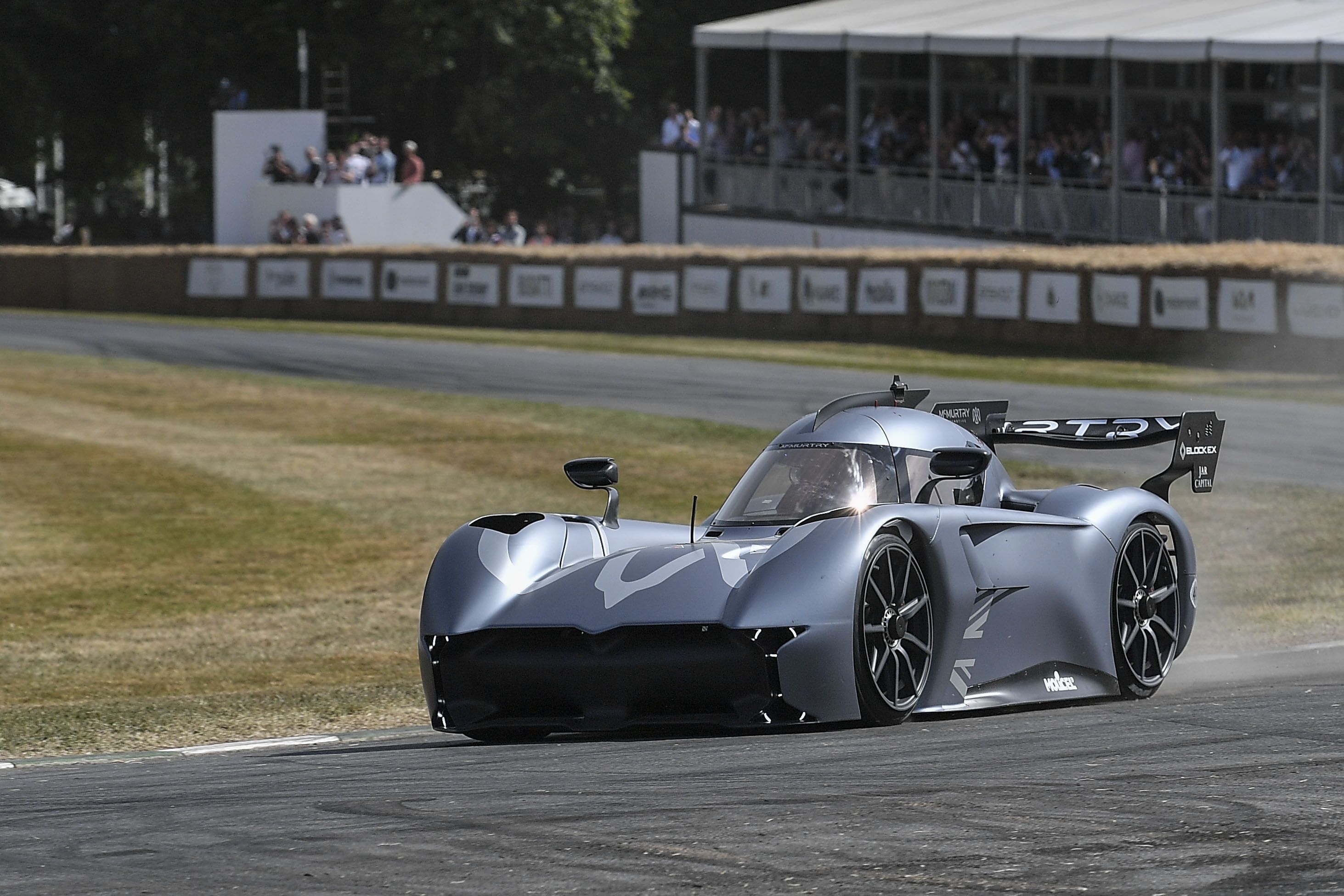 Watch an electric 'fan car' beat every car ever at Goodwood Hill