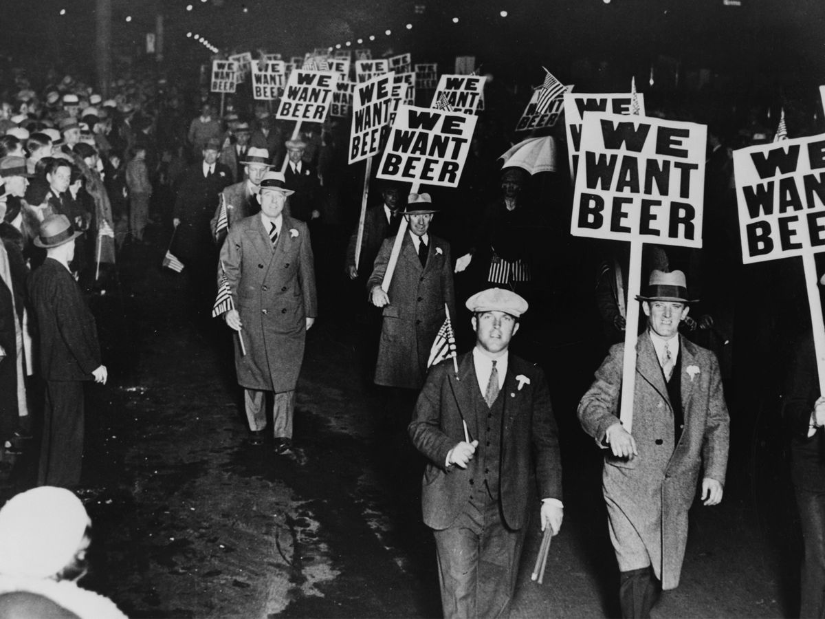 Prohibition and the Rise of the American Gangster – Pieces of History