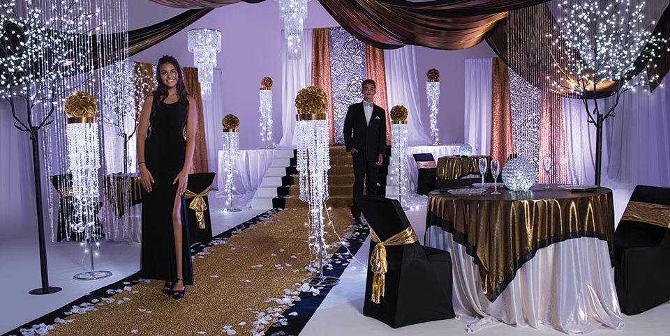 Decoration, Function hall, Wedding banquet, Lighting, Purple, Wedding reception, Event, Fashion, Ceremony, Party, 