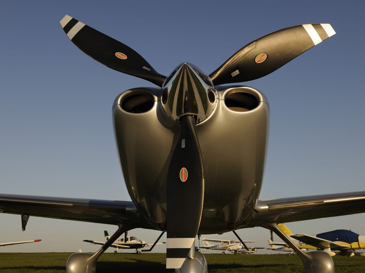 Learn to Fly with Cirrus Aircraft