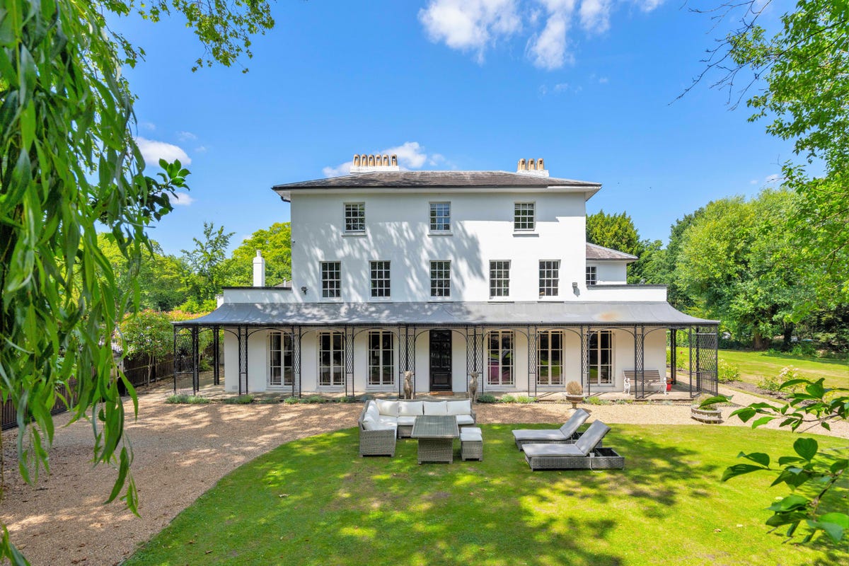 Country Houses for Sale in the UK - Mansions for Sale - Knight Frank (UK)