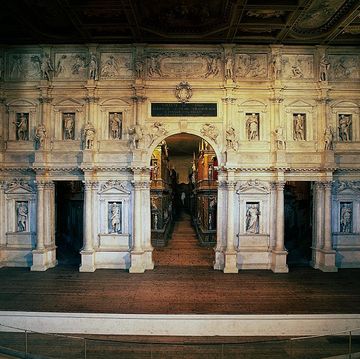 proscenium and stage, olympic theatre 1580 1585, by andrea palladio 1508 1580, vicenza unesco world heritage list, 1994, veneto, italy, 16th century
