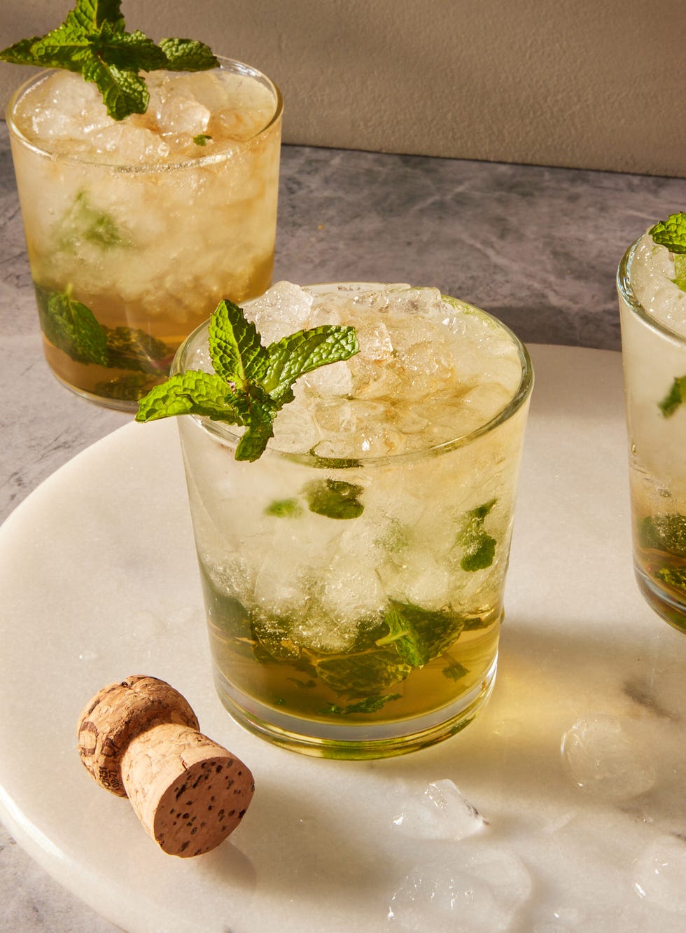 prosecco mint juleps in highball glasses with fresh mint