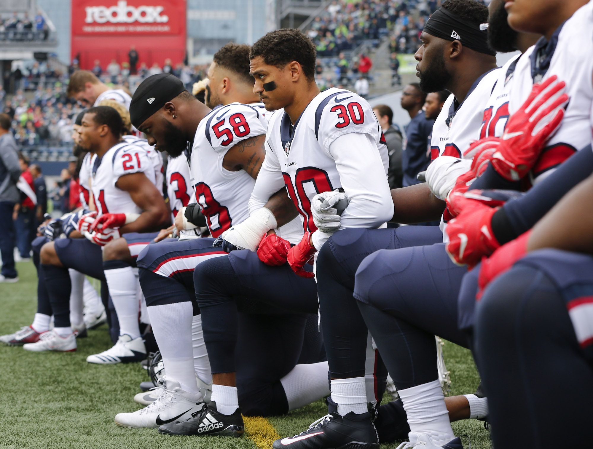 Fox News Apologizes For Showing Images of Eagles Players in Prayer to Imply  They Were Kneeling During Anthem