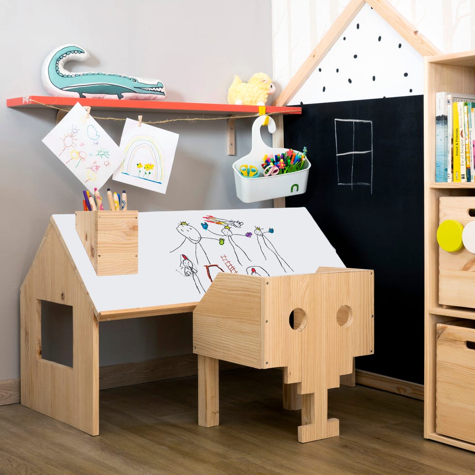Dormitorio infantil con zona de juegos