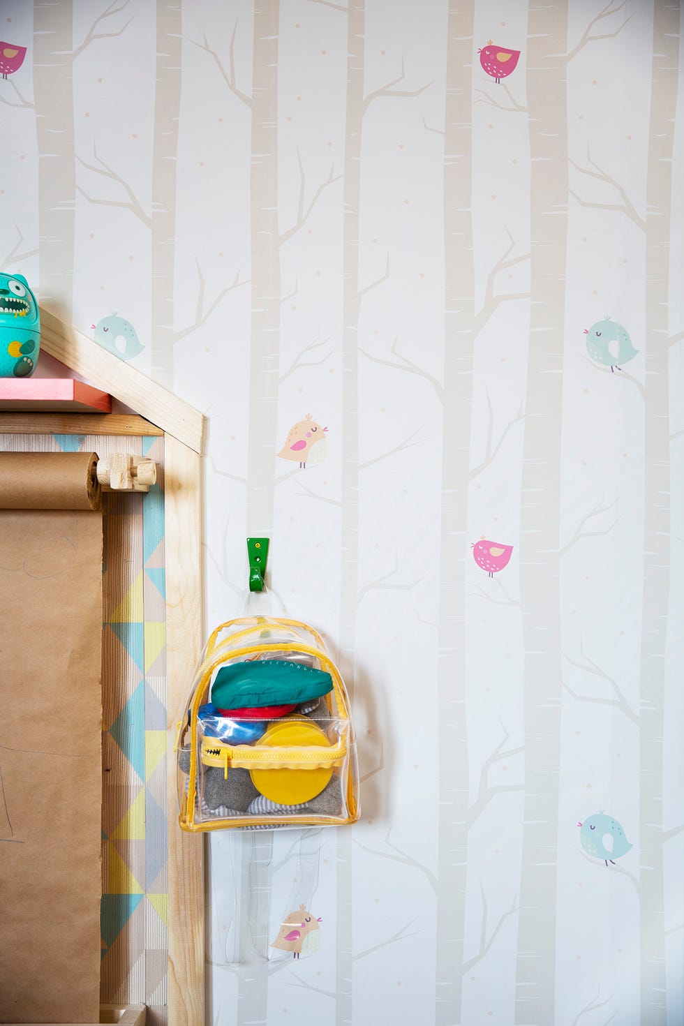 Dormitorio infantil con zona de juegos