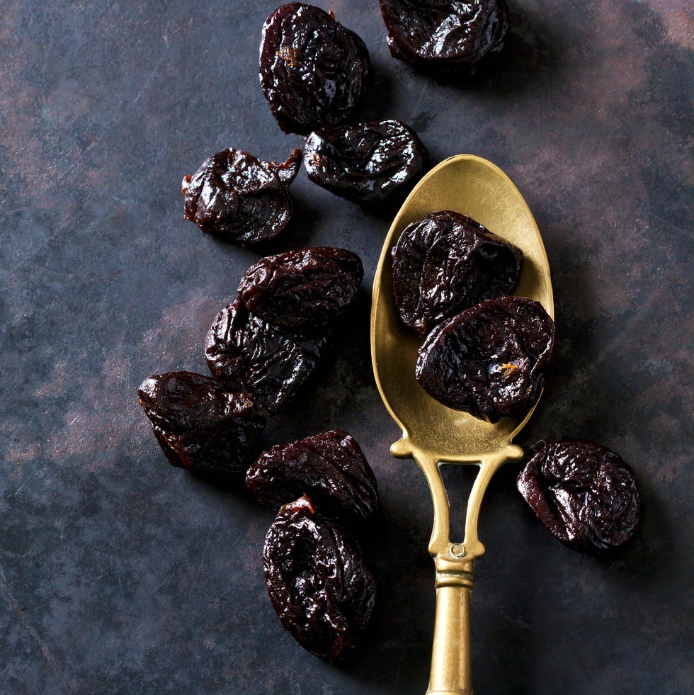Prunes and Prune Juice: Health Benefits, Nutrition and Diet Info Prunes and Prune Juice: Health Benefits, Nutrition and Diet Info