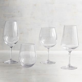 Stemware, Glass, Wine glass, Drinkware, Snifter, Champagne stemware, Tableware, Transparent material, Barware, Tumbler, 