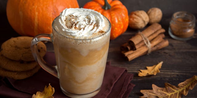 Food, Floats, Drink, Milkshake, Non-alcoholic beverage, Latte, Ingredient, Frappé coffee, Dish, Hot chocolate, 