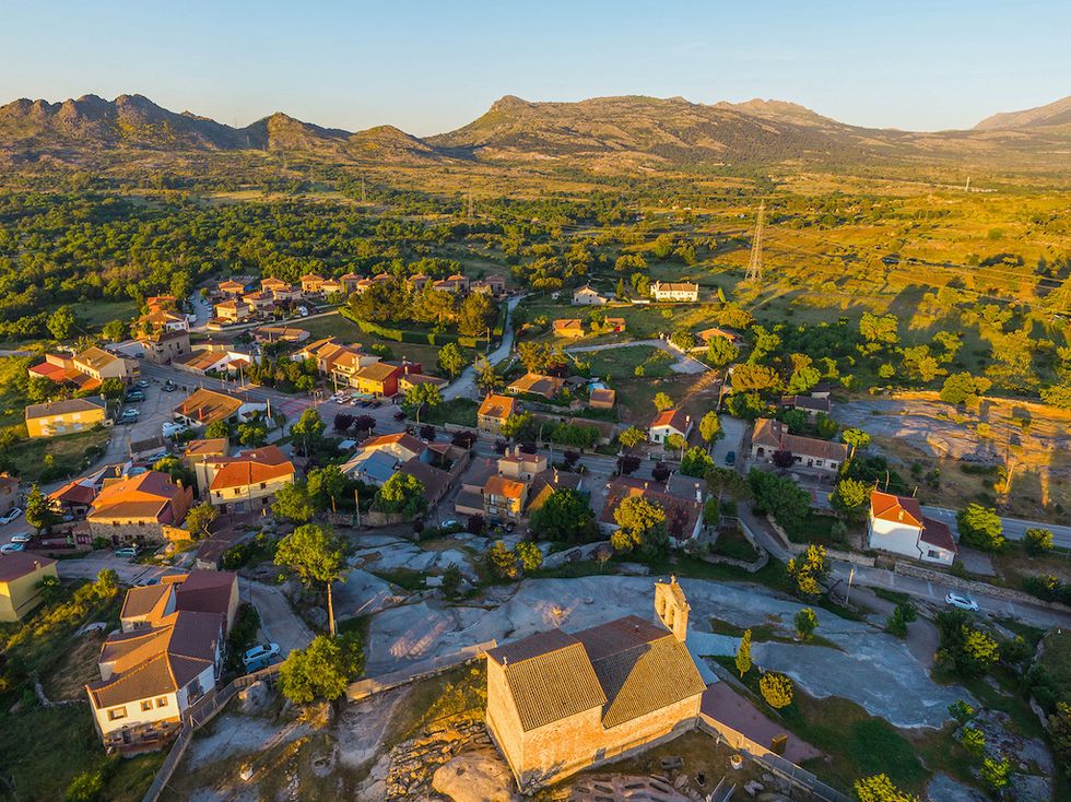 imagen de uno los 20 pueblos más bonitos cerca de madrid