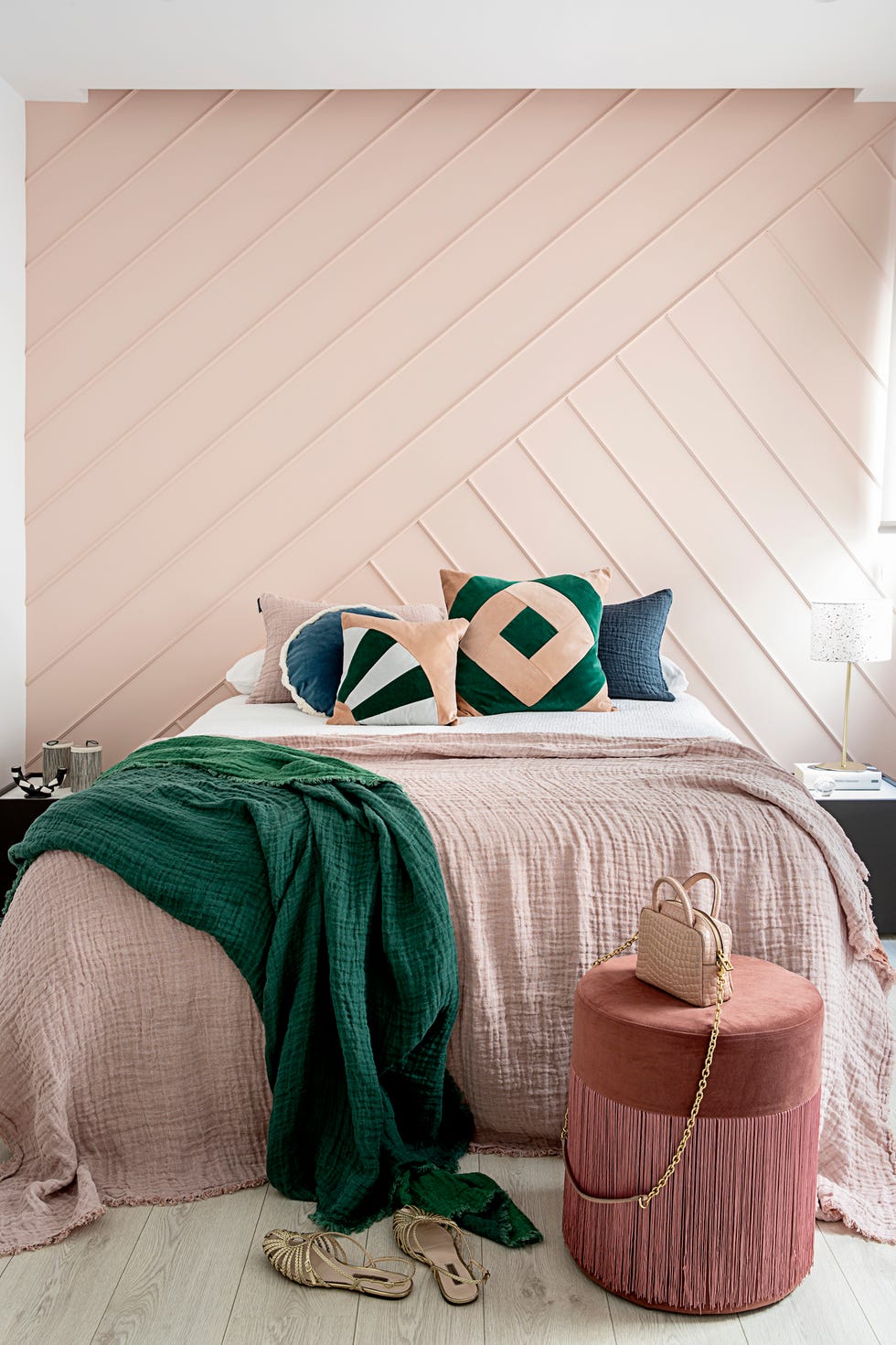 decorar con flecos puf vintage en terciopelo