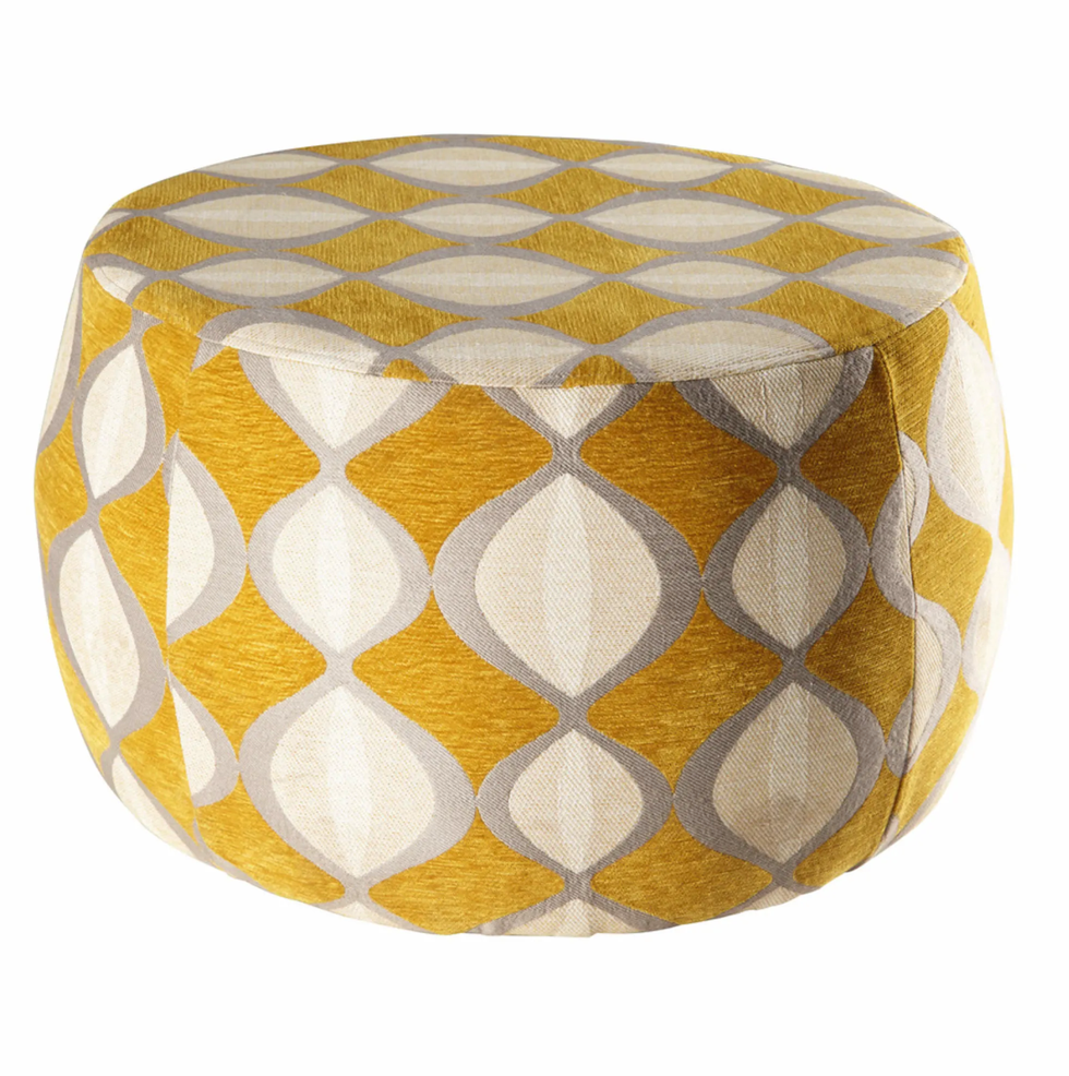 Puf de jacquard de terciopelo mostaza y beis