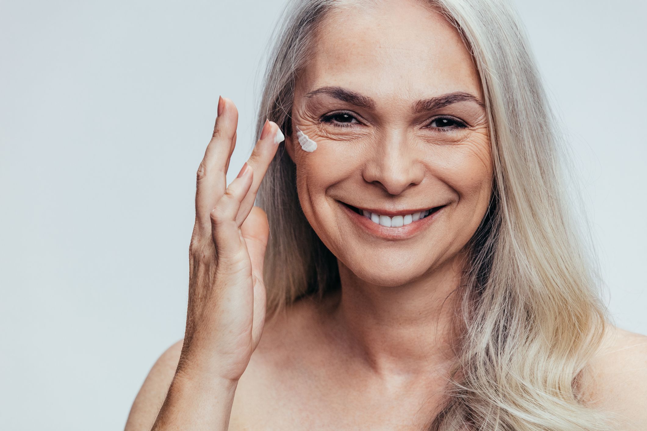 How to Use an Ice Cube to Cure Puffy Under Eyes