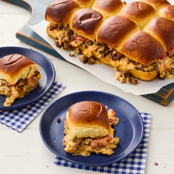 burger sliders with queso on plates